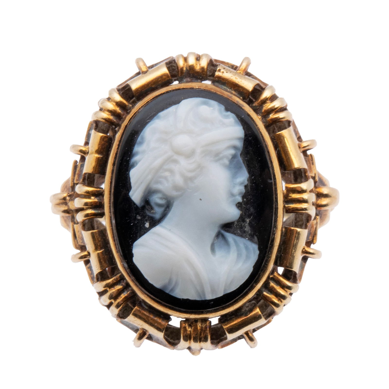TWO CAMEO RINGS - 5