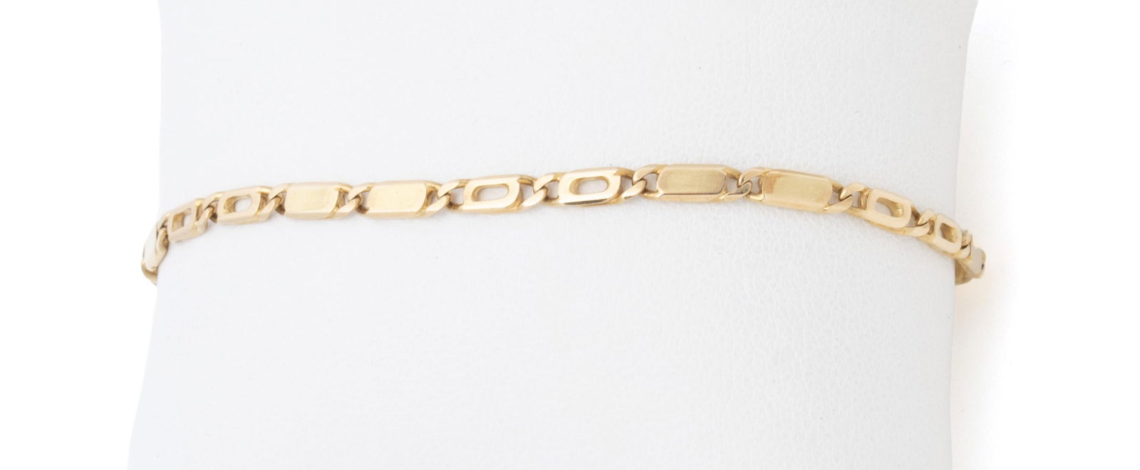 YELLOW GOLD BRACELET (1 of 5)