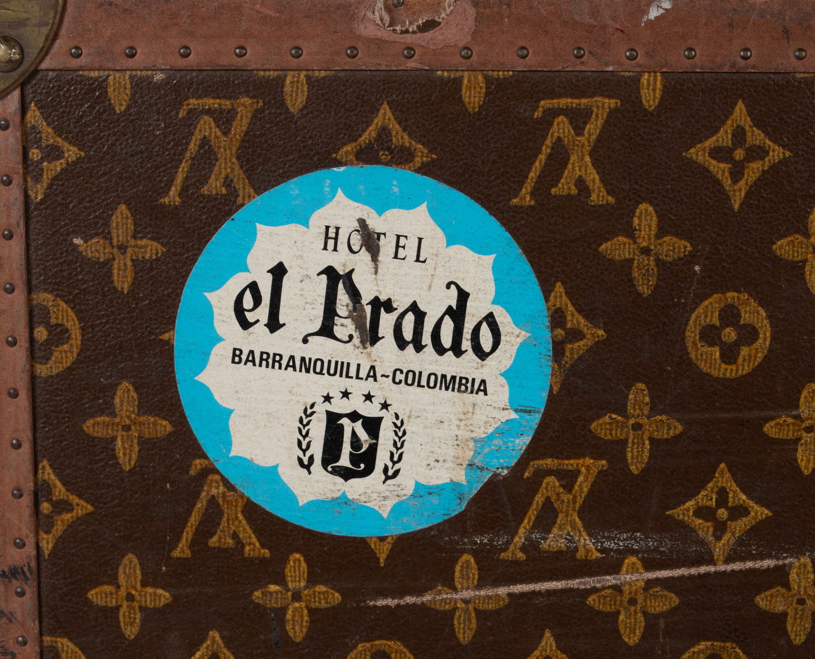 DESIGNER STYLE SUITCASE - 2