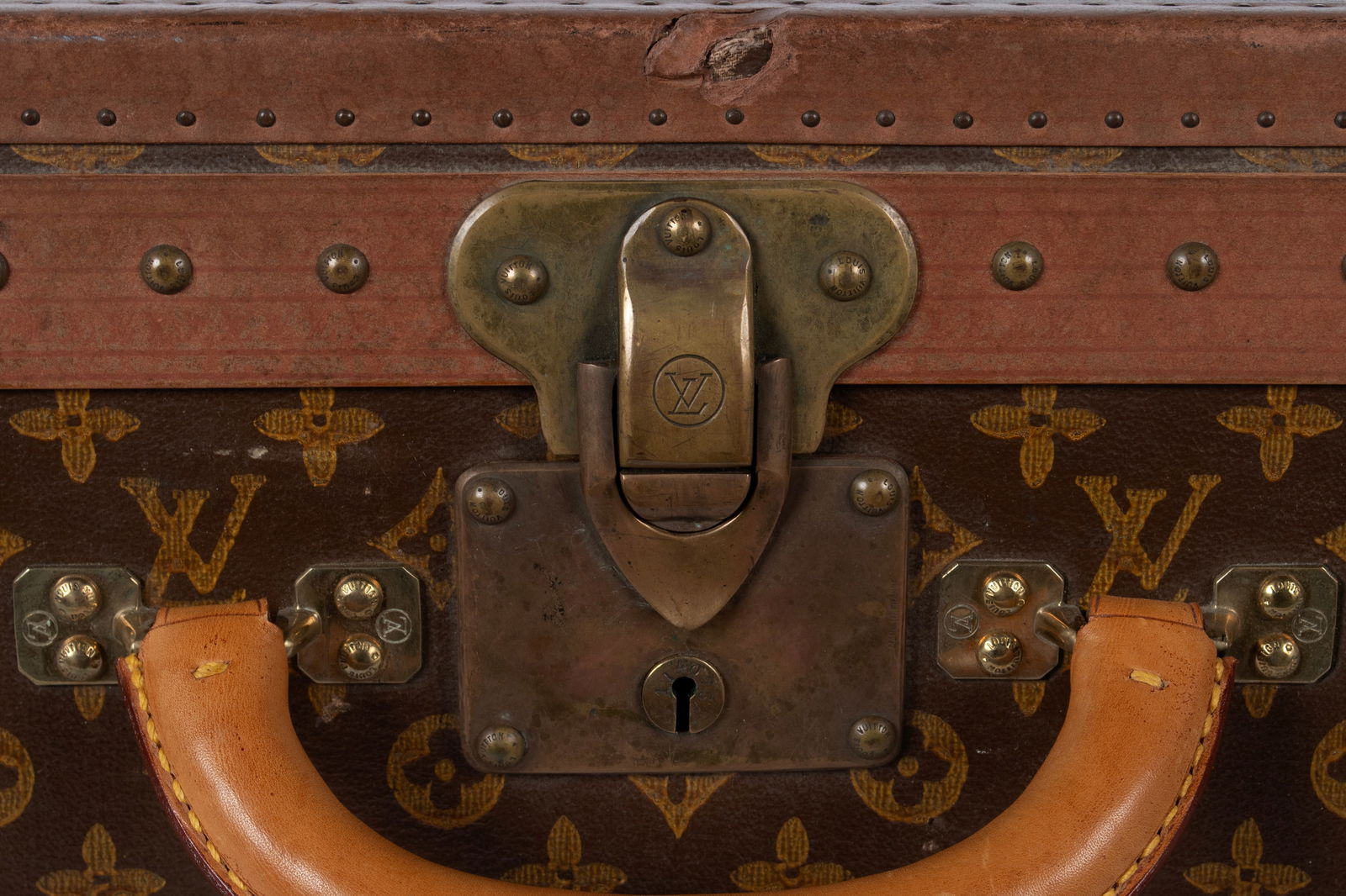 DESIGNER STYLE SUITCASE - 7