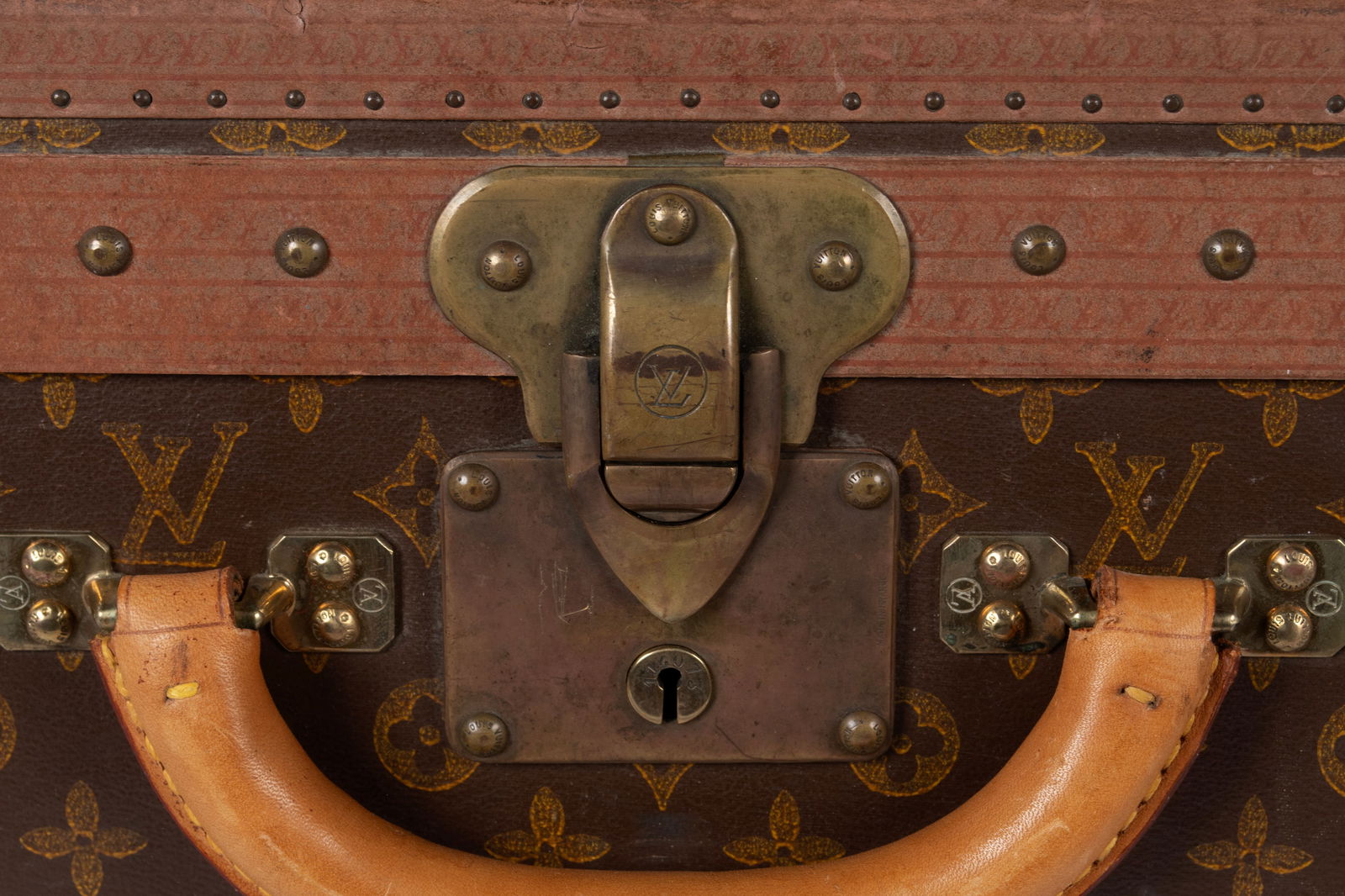 DESIGNER STYLE SUITCASE - 9