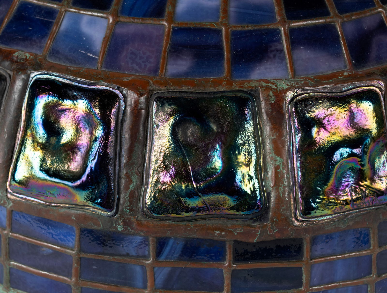 TIFFANY STYLE TURTLEBACK LAMP SHADE - 2