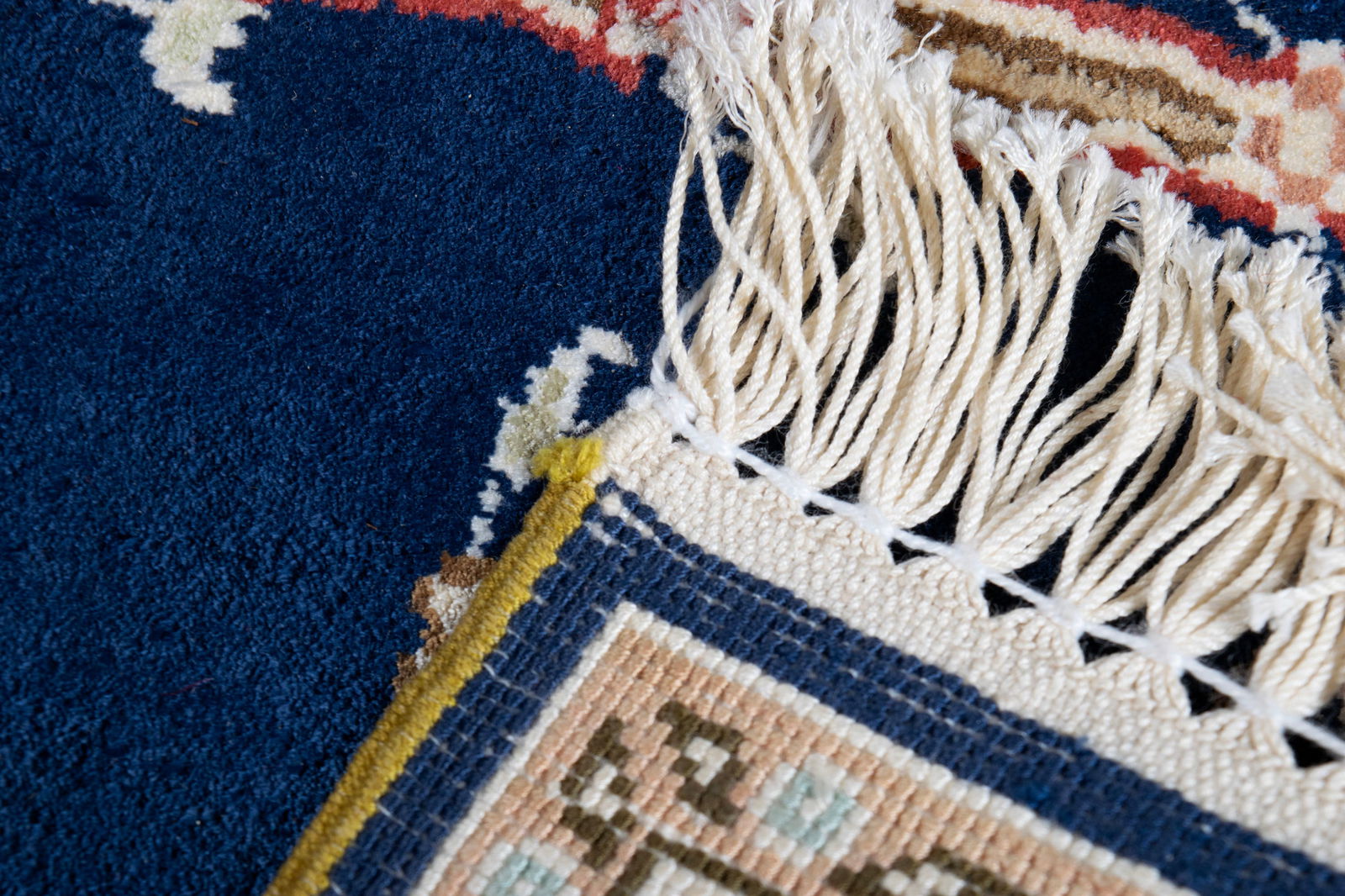 HEREKE SILK PRAYER RUG, SIGNED - 5