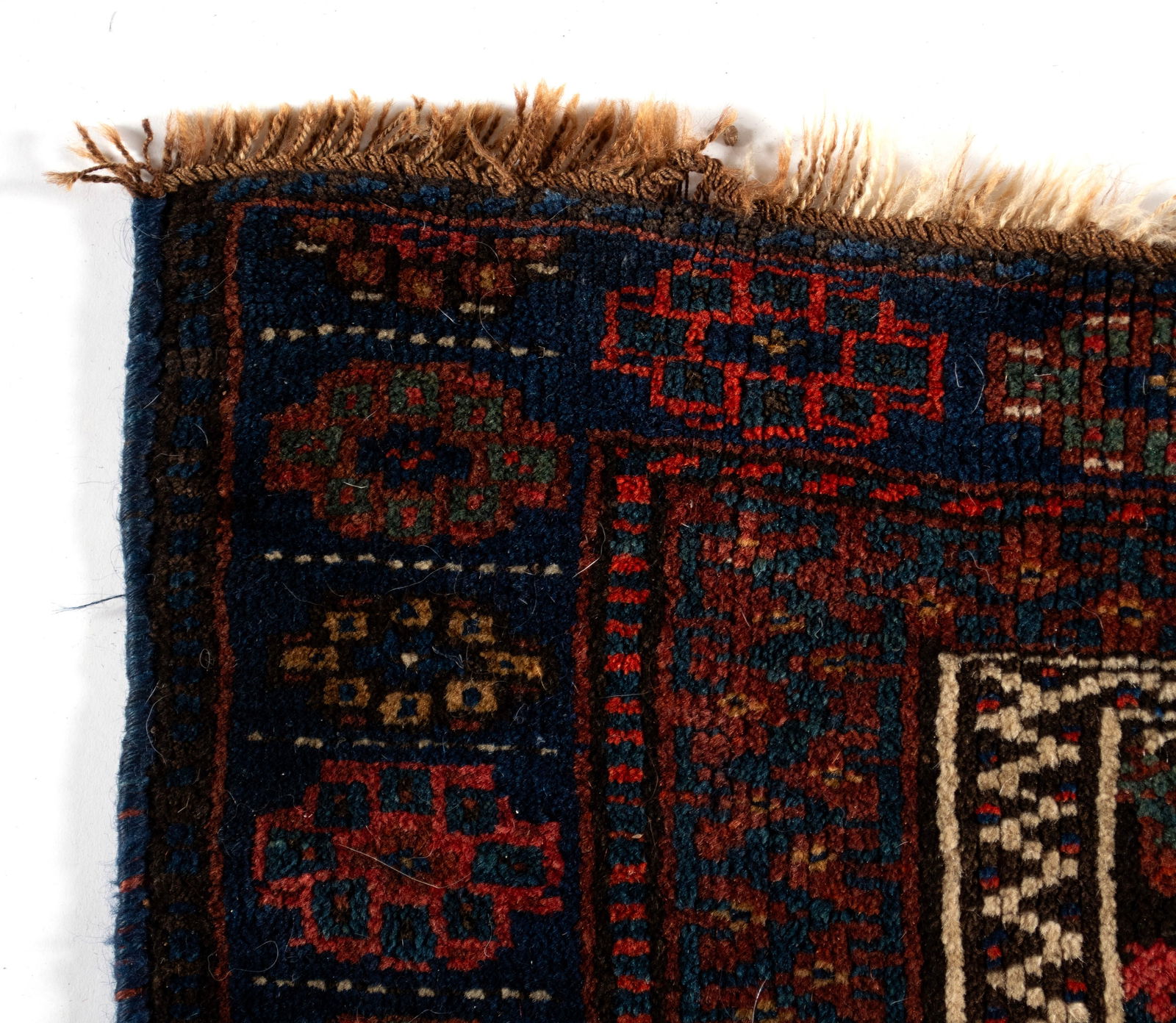 VERAMIN THROW RUG - 4