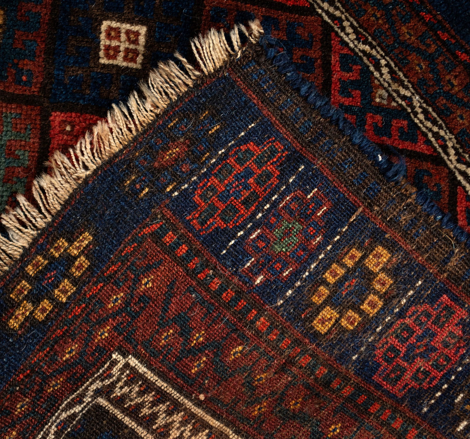 VERAMIN THROW RUG - 5
