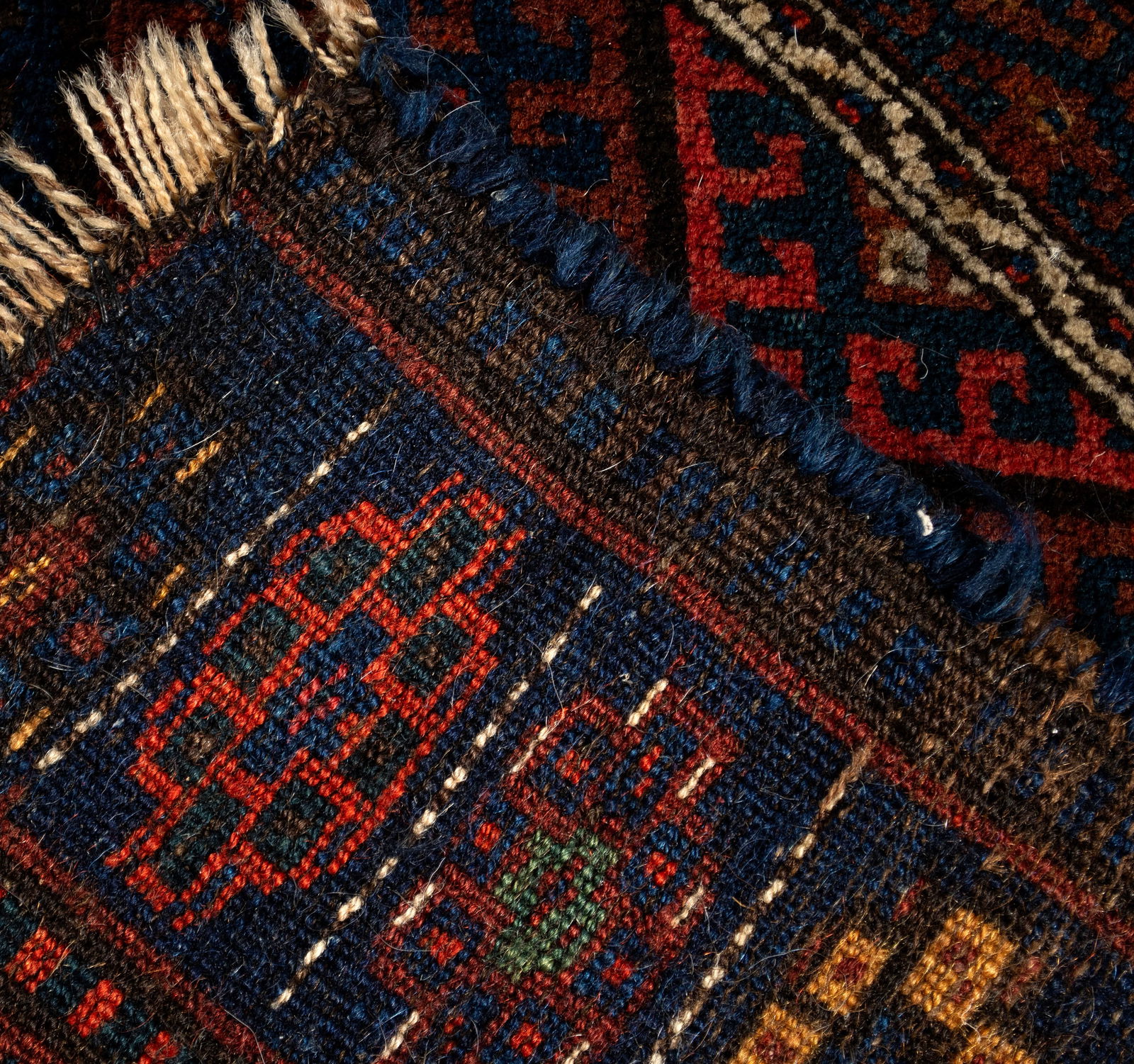 VERAMIN THROW RUG - 6