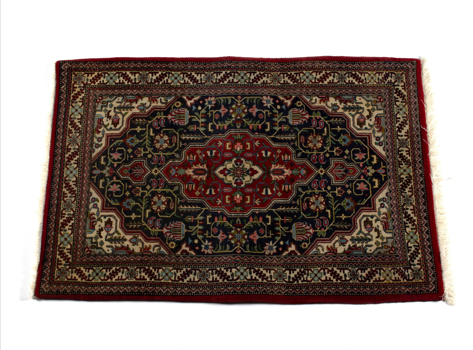 HERIZ DESIGN AREA RUG (1 of 6)