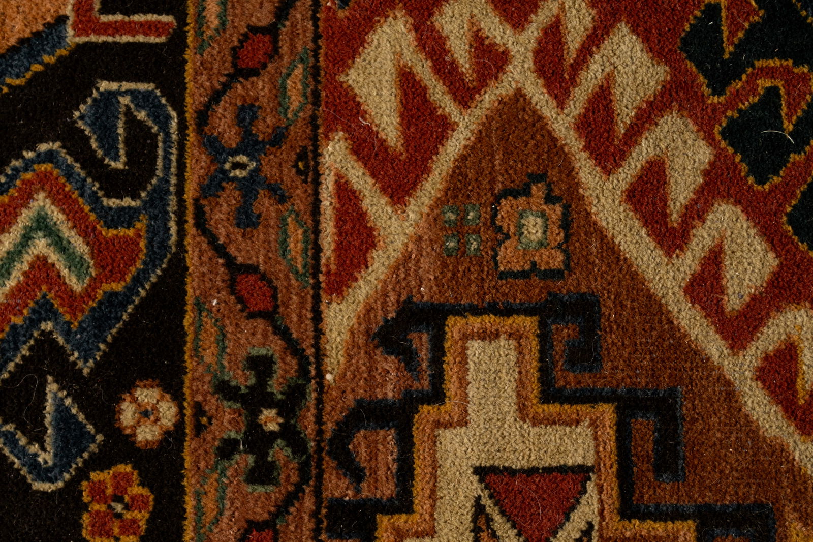 PERSIAN AREA RUG - 6