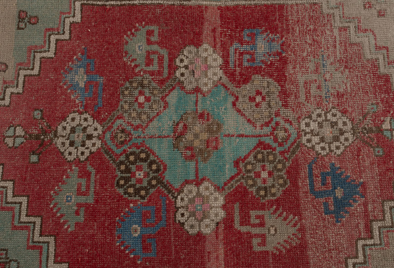 OUSHAK AREA RUG - 2