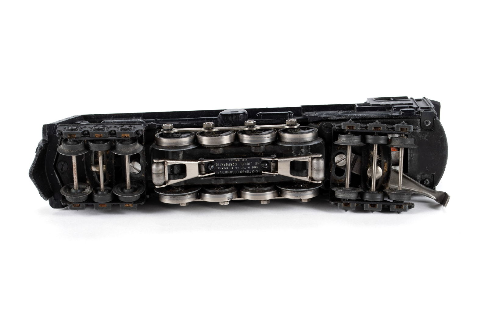 LIONEL TRAIN SET - 4