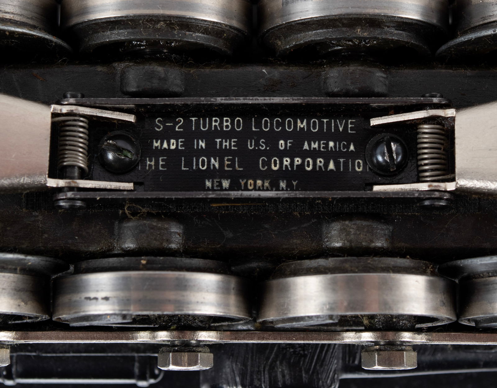 LIONEL TRAIN SET - 5