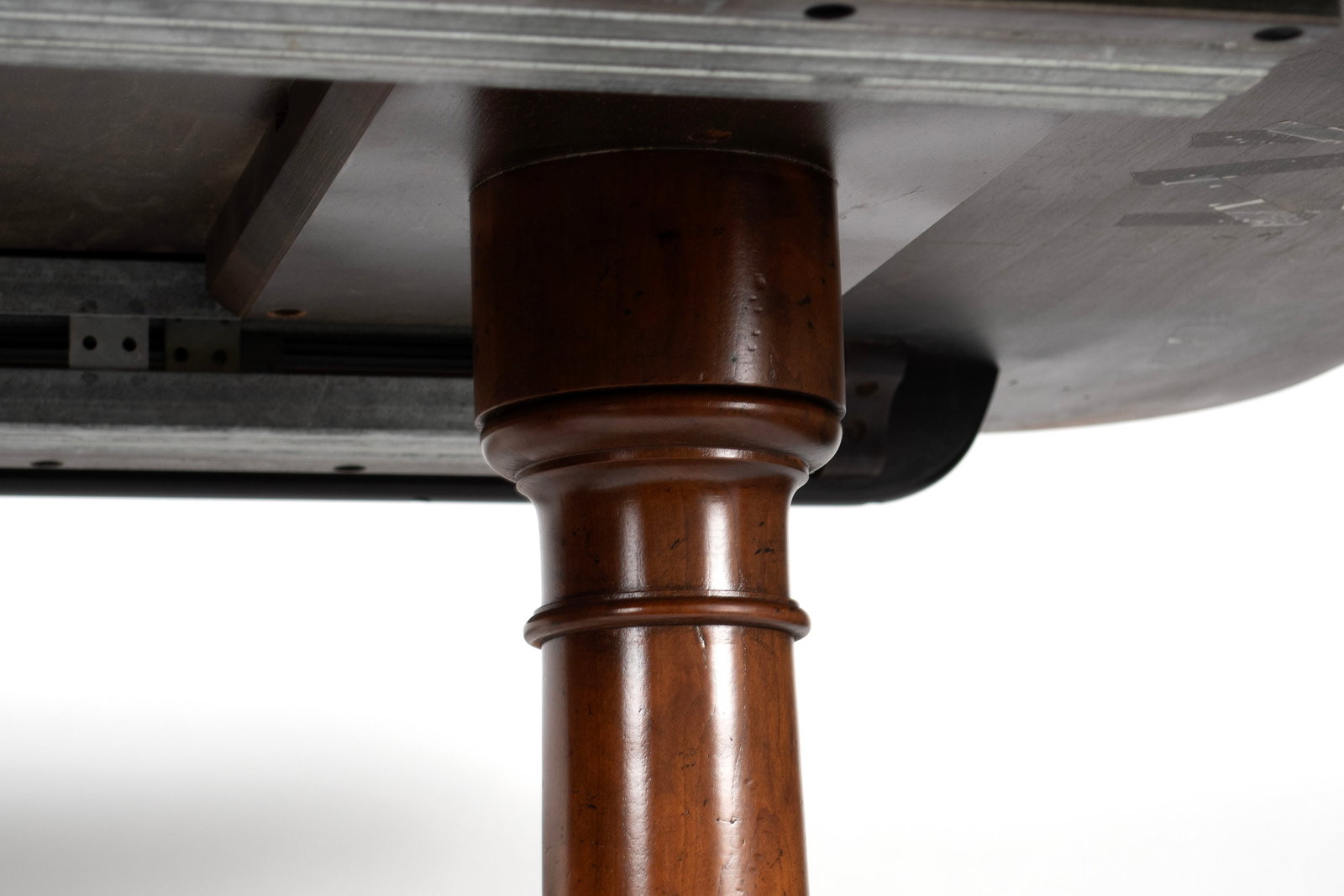 GEORGIAN STYLE DINING TABLE BY BAKER - 5
