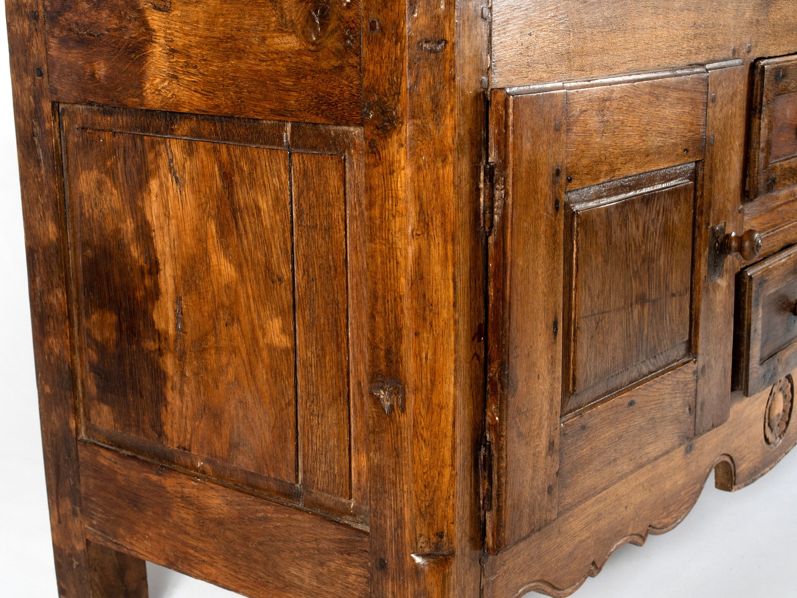 FRENCH PROVINCIAL BUFFET - 11