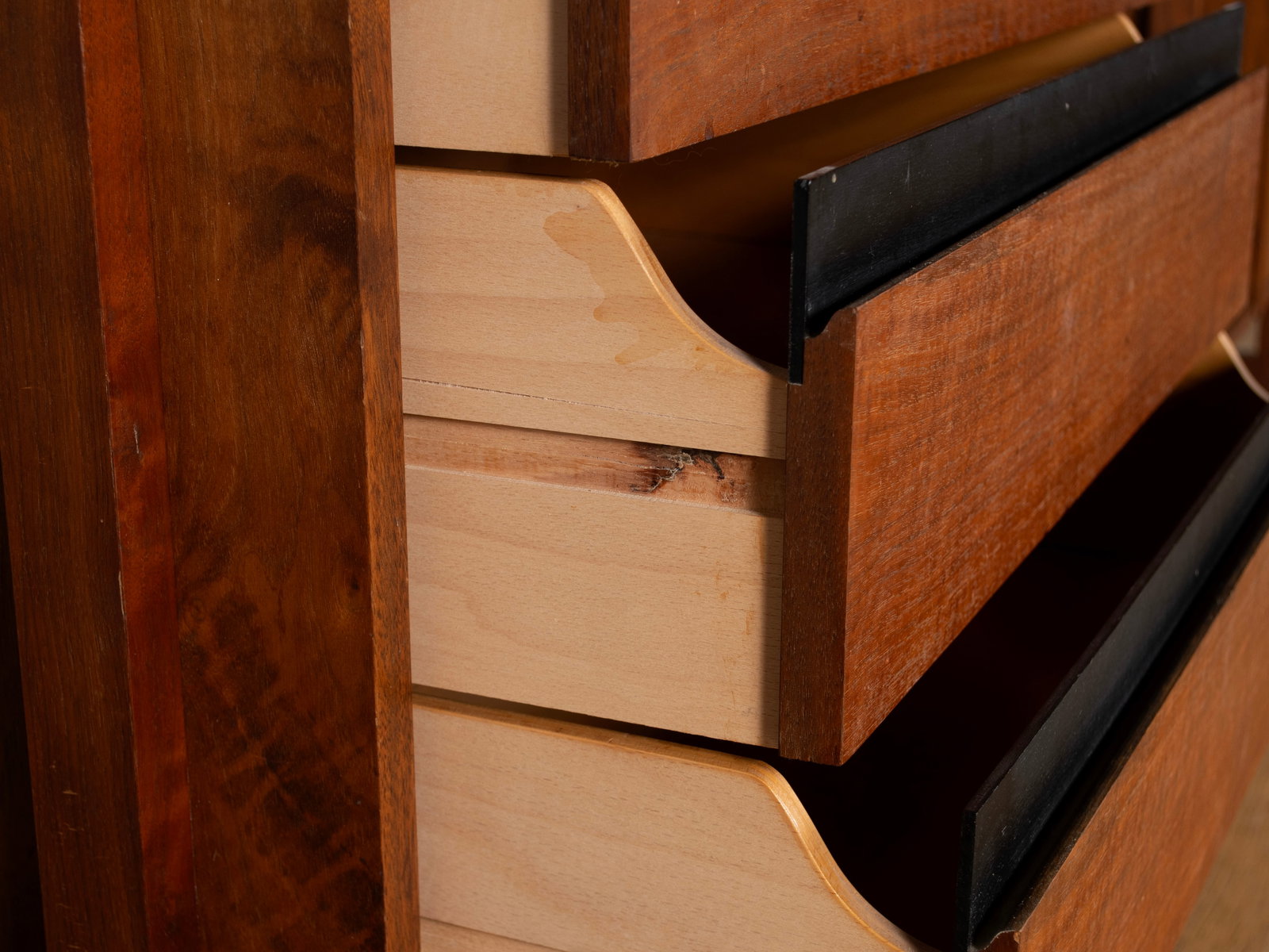 MCM WALL UNIT - 3