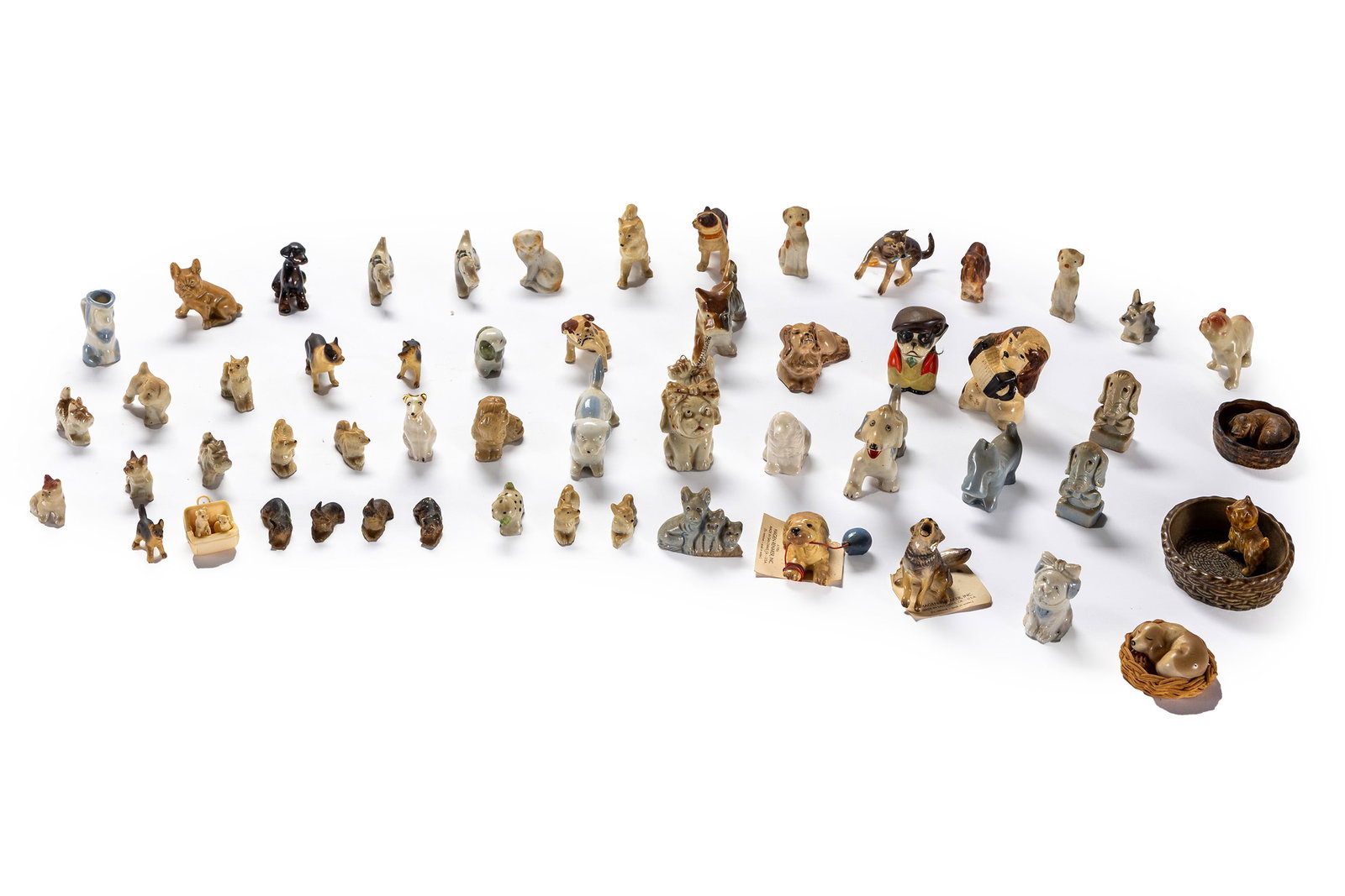 COLLECTION OF MINIATURE DOG FIGURINES (1 of 5)