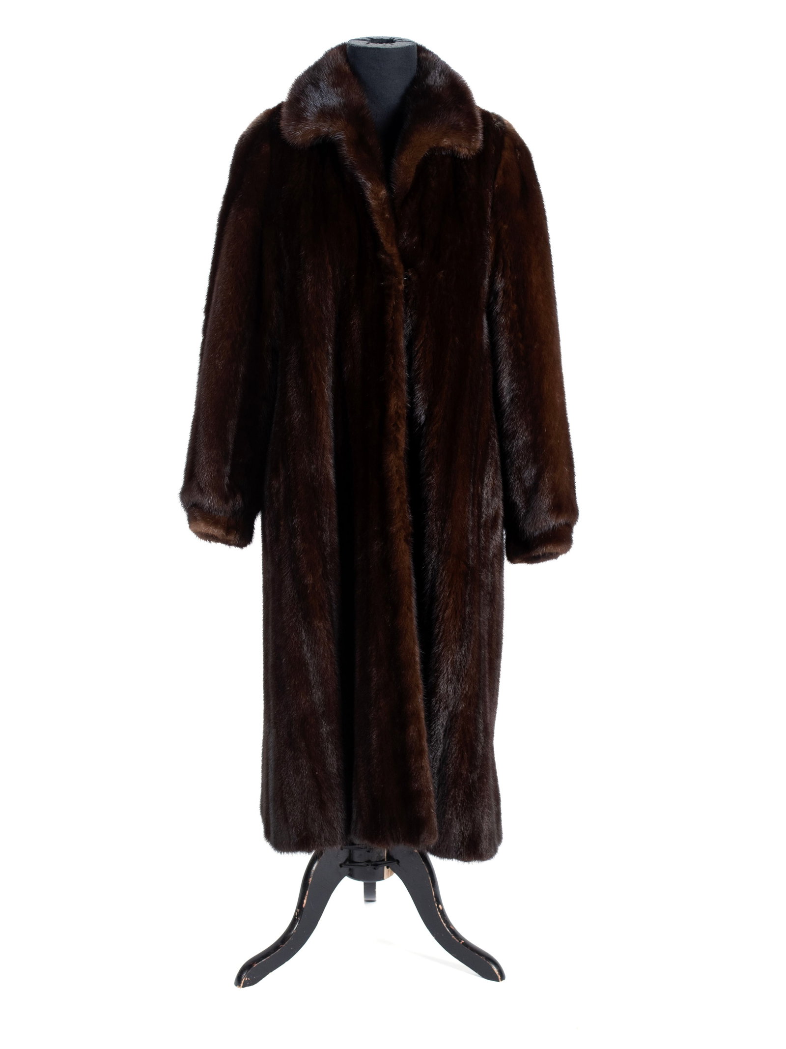 MINK COAT: MINK COAT Full length dark mink coat, size 14, with no other tags. 17 1/2 x 46 in. (44.5 x 116.8 cm.)
