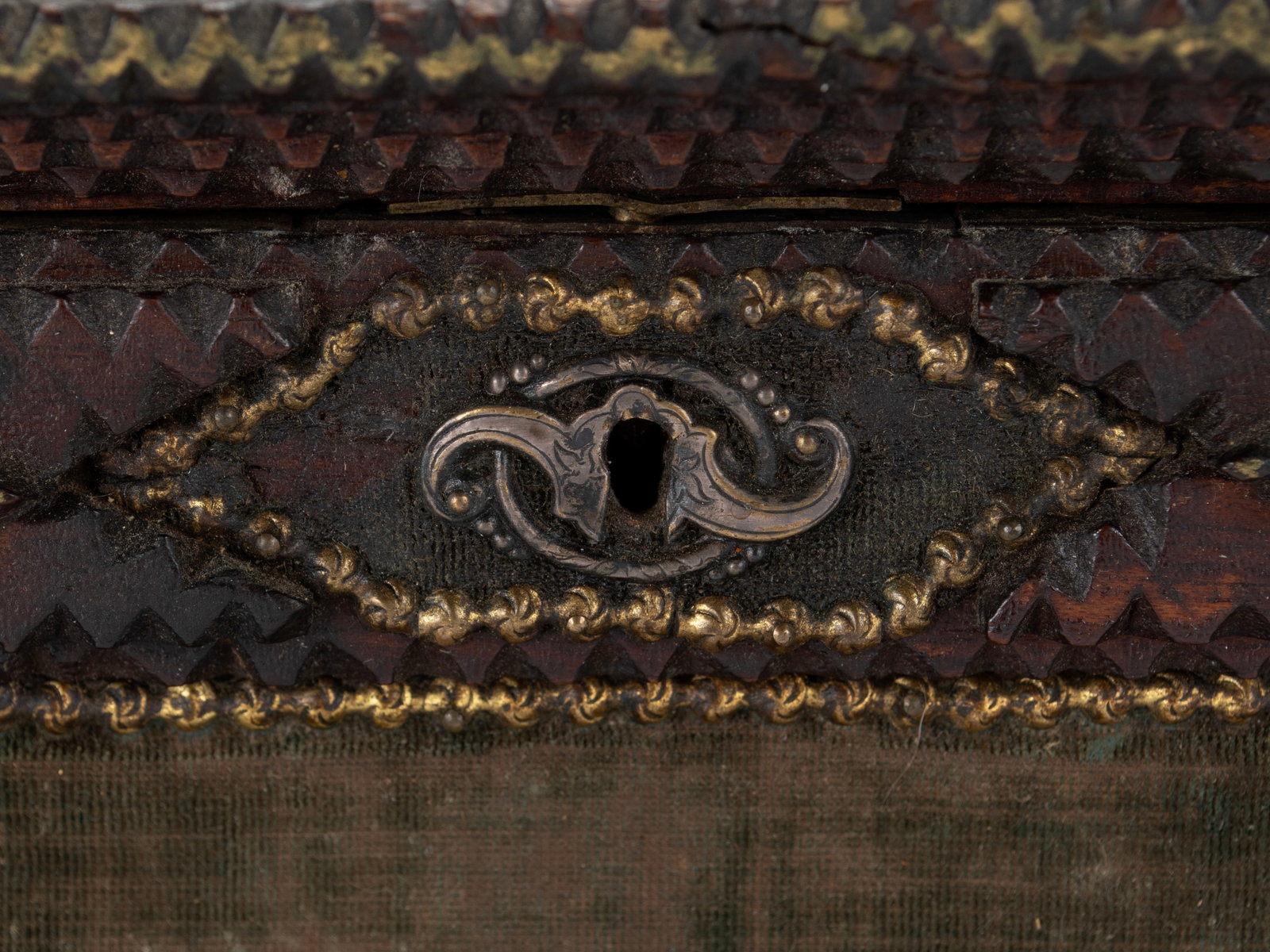 TRAMP ART BOX - 3