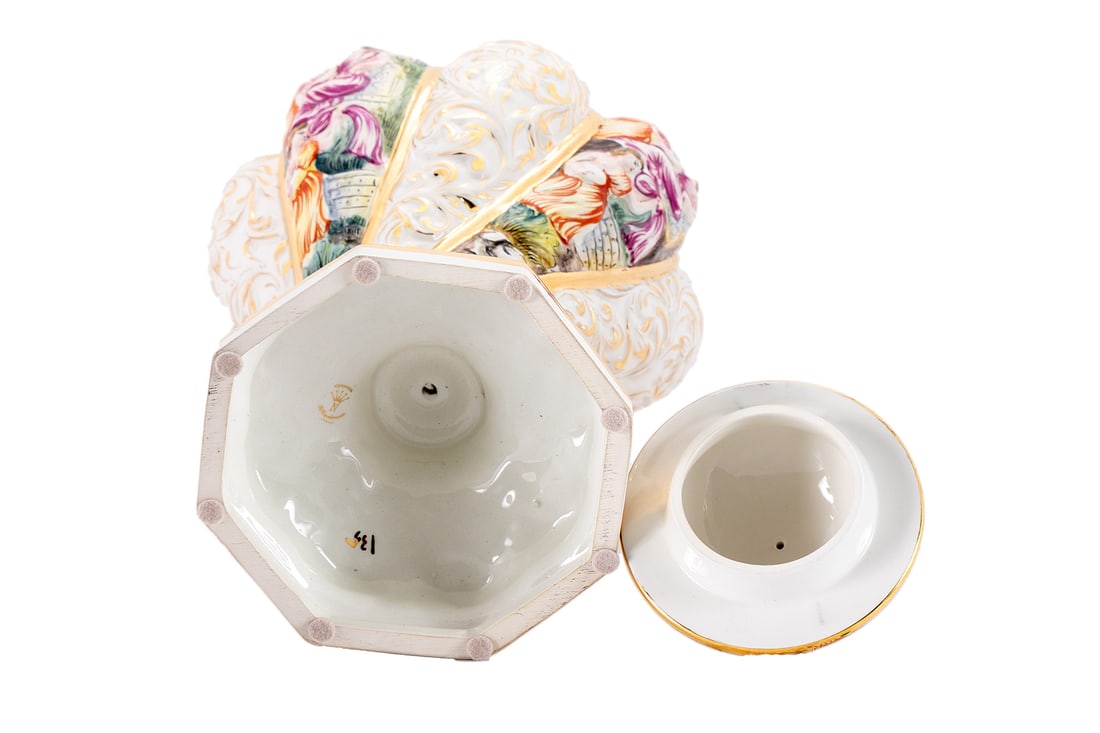 CAPODIMONTE URN - 5
