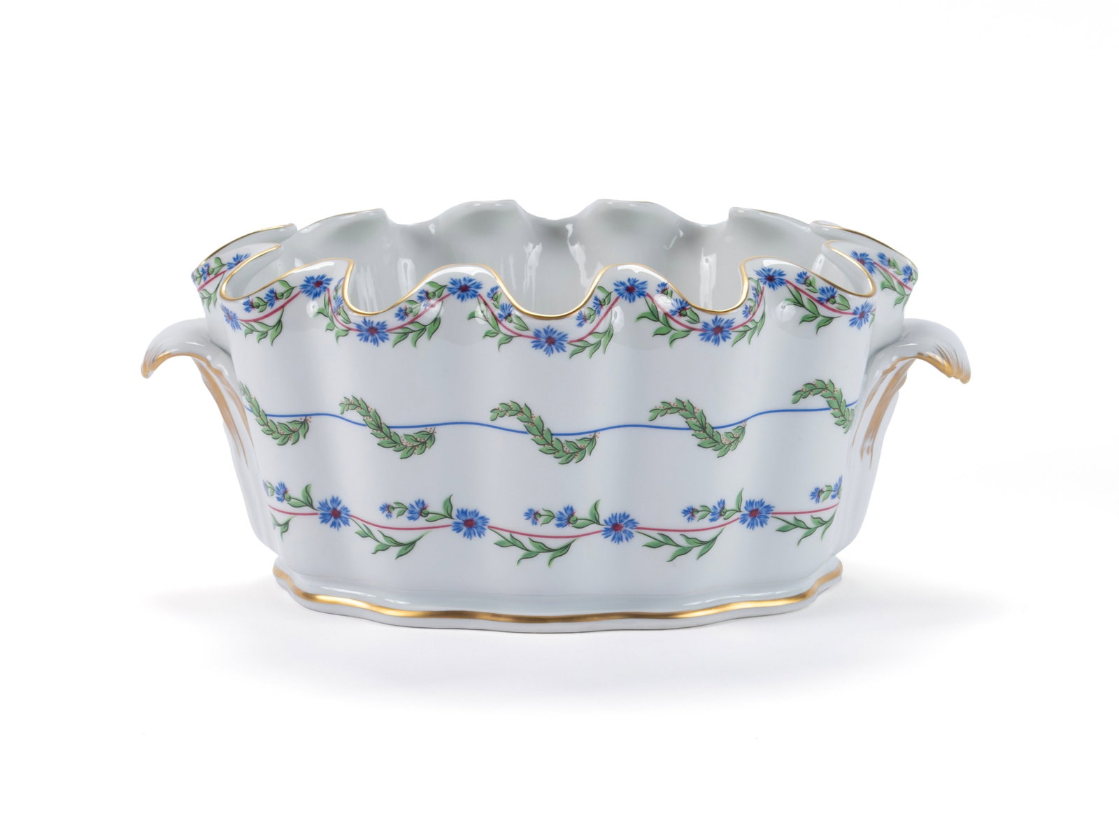 MOTTAHEDEH CORNFLOWER GARLAND CACHEPOT: MOTTAHEDEH CORNFLOWER GARLAND CACHEPOT Portuguese, 20th century, porcelain. Of the Thomas Jefferson Monticello collection with gilt highlighted rolling upper rim, with foliate handles rolling off