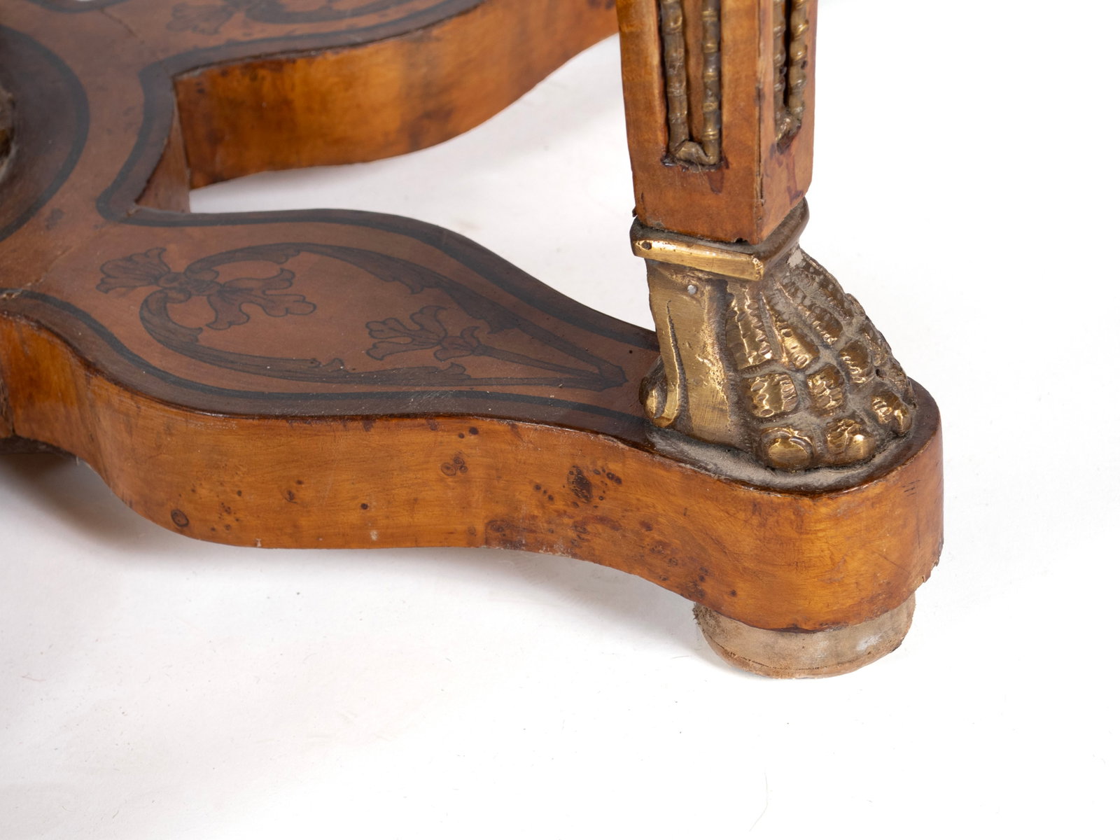 EMPIRE STYLE CENTER TABLE - 10
