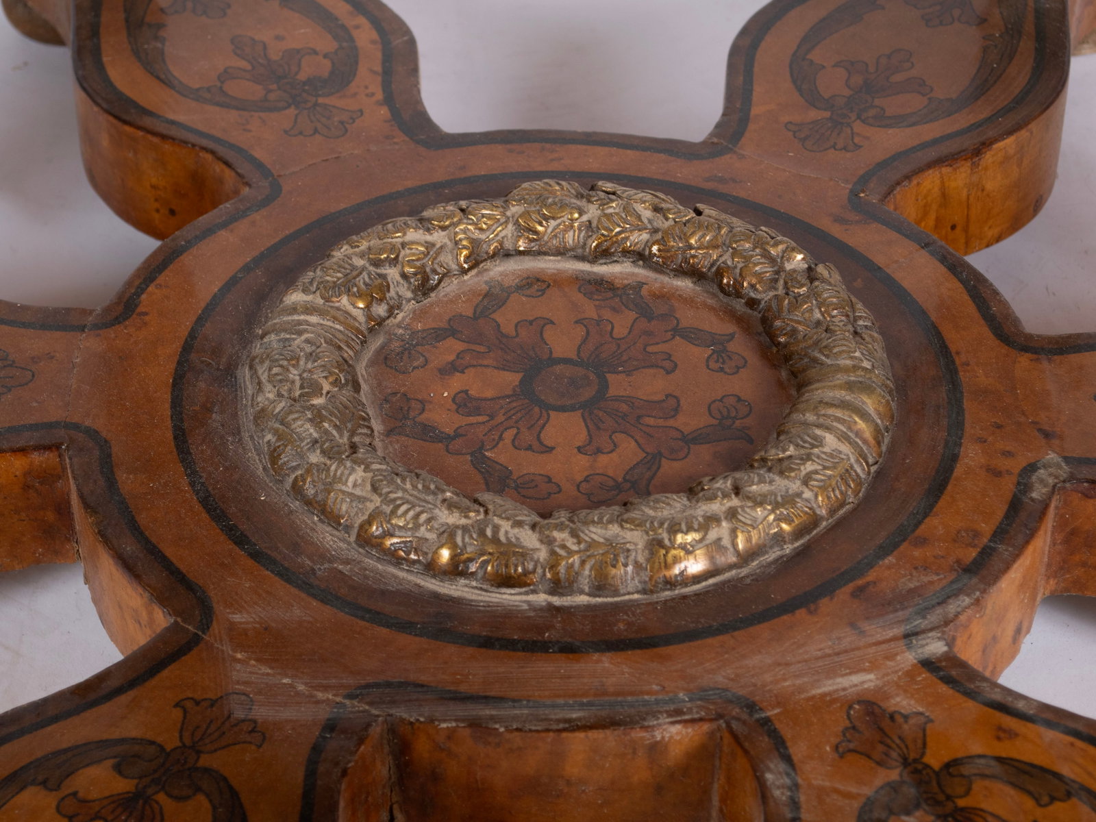 EMPIRE STYLE CENTER TABLE - 4