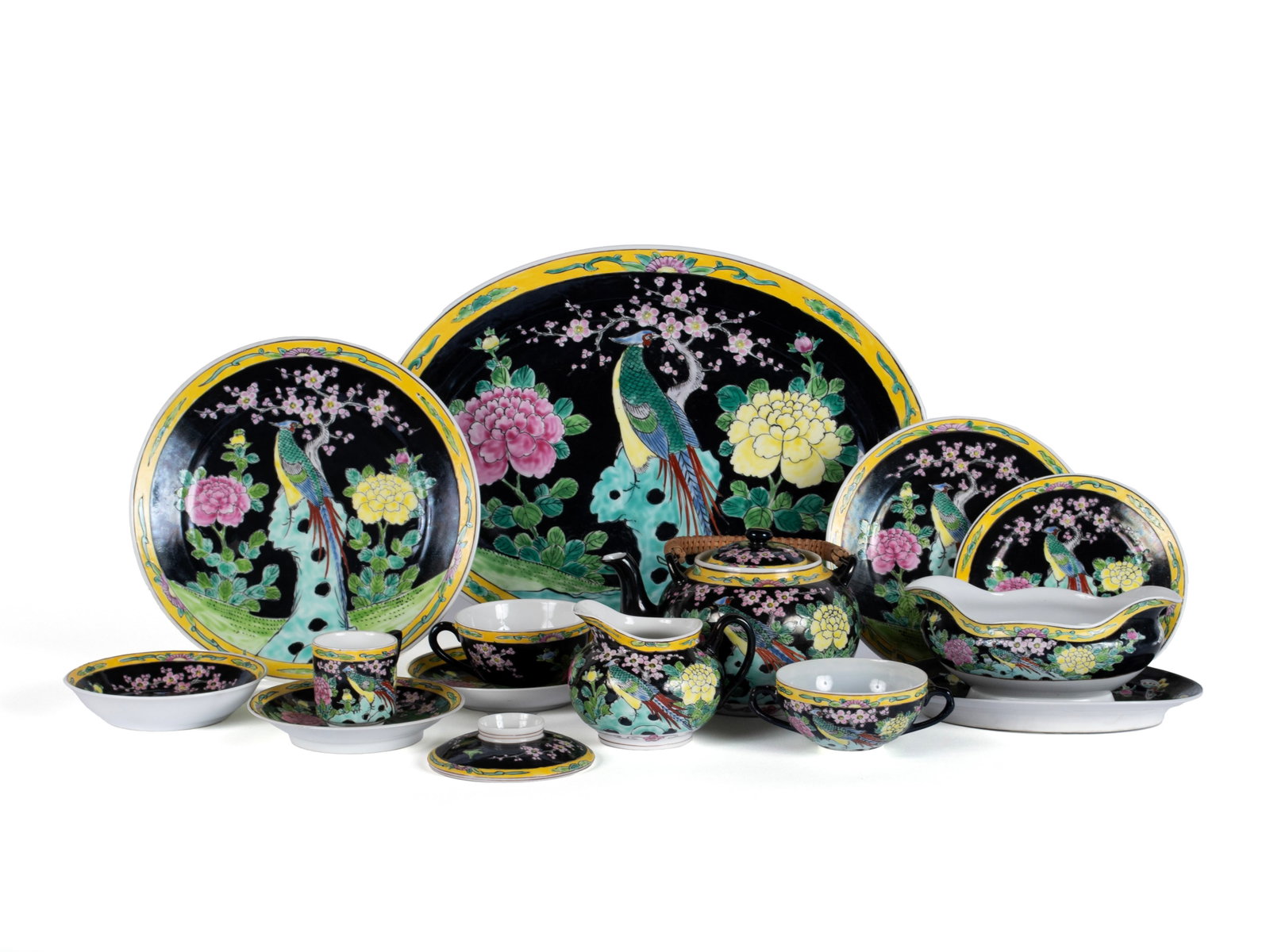 FAMILLE NOIR PEACOCK PORCELAIN DINNER SERVICE (1 of 10)