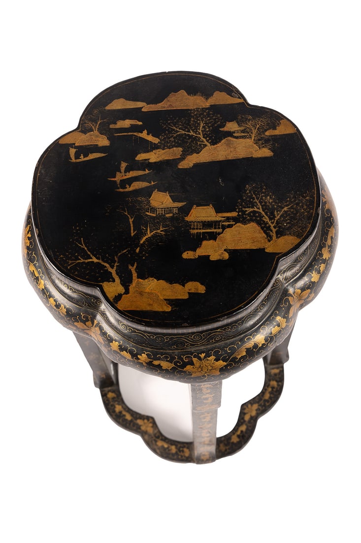 LACQUERED PEDESTAL TABLE - 4