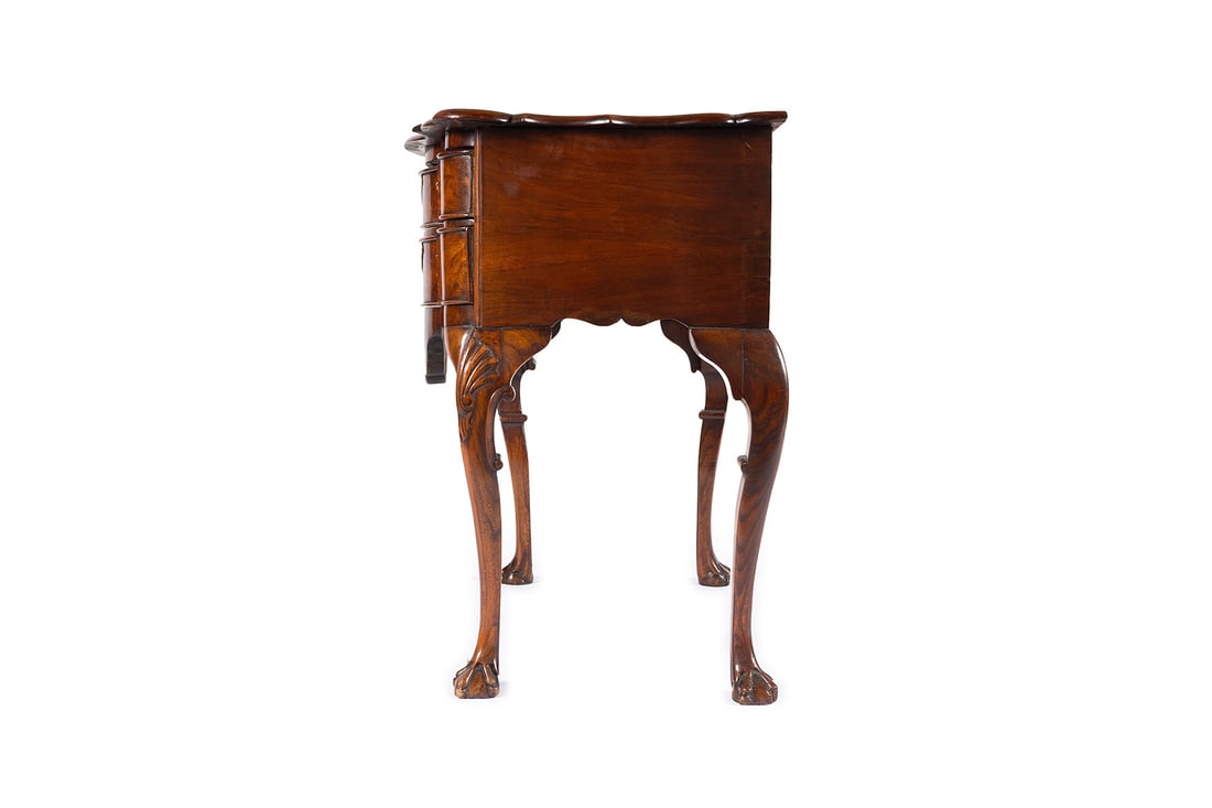 GEORGE I STYLE WALNUT DRESSING TABLE - 5