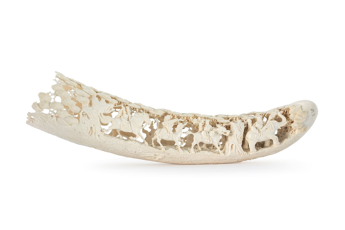 CHINESE FIGURAL CARVING - 11