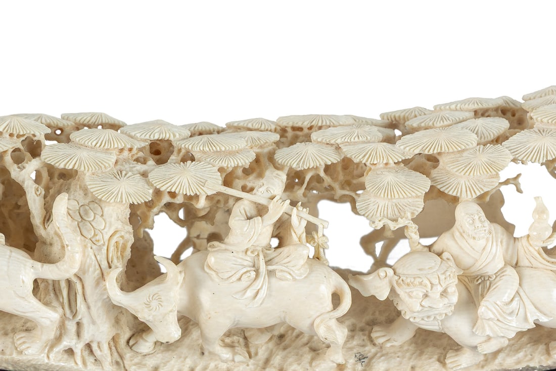 CHINESE FIGURAL CARVING - 9