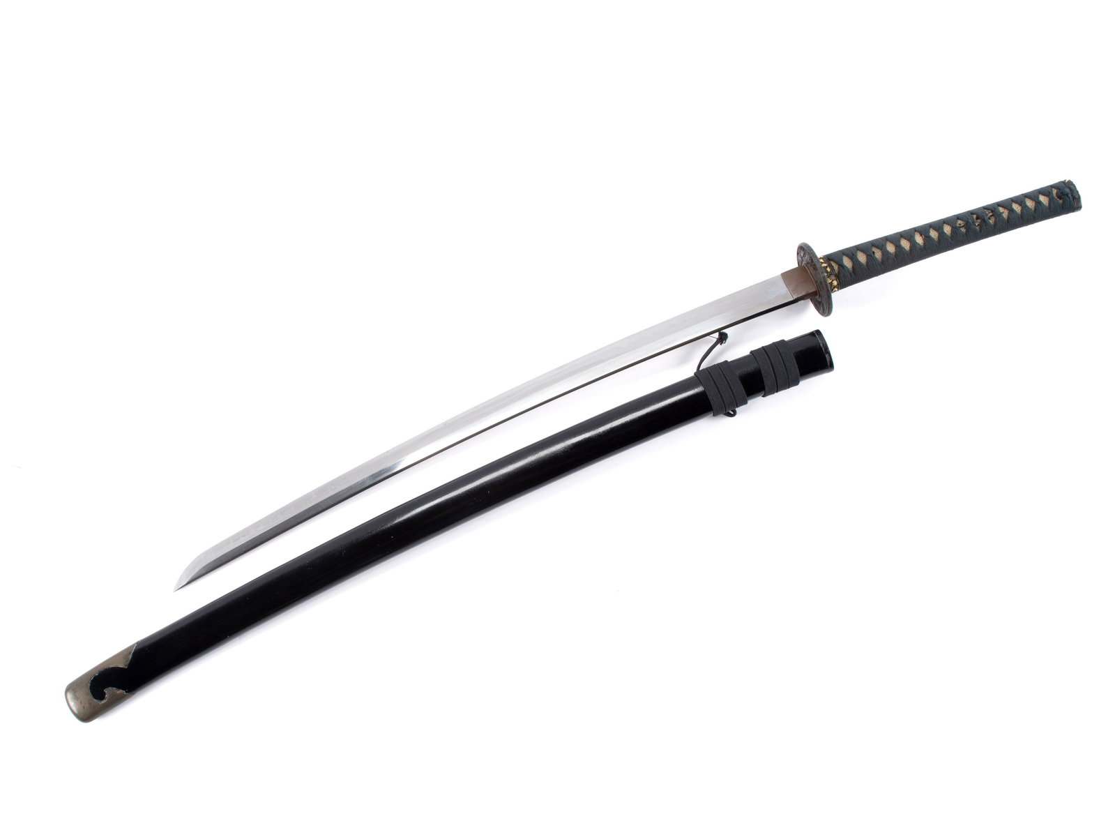 EDO KATANA: EDO KATANA Japan, signed Kaneshige, blade of Shinogi Zukuri form with O kissaki, Ihori Mune, Omaru Boshi, Masame Hada, Sugu to Toran Hamon, Futsu Nagako terminating in Kuri-Jiri with single mekug-ana 