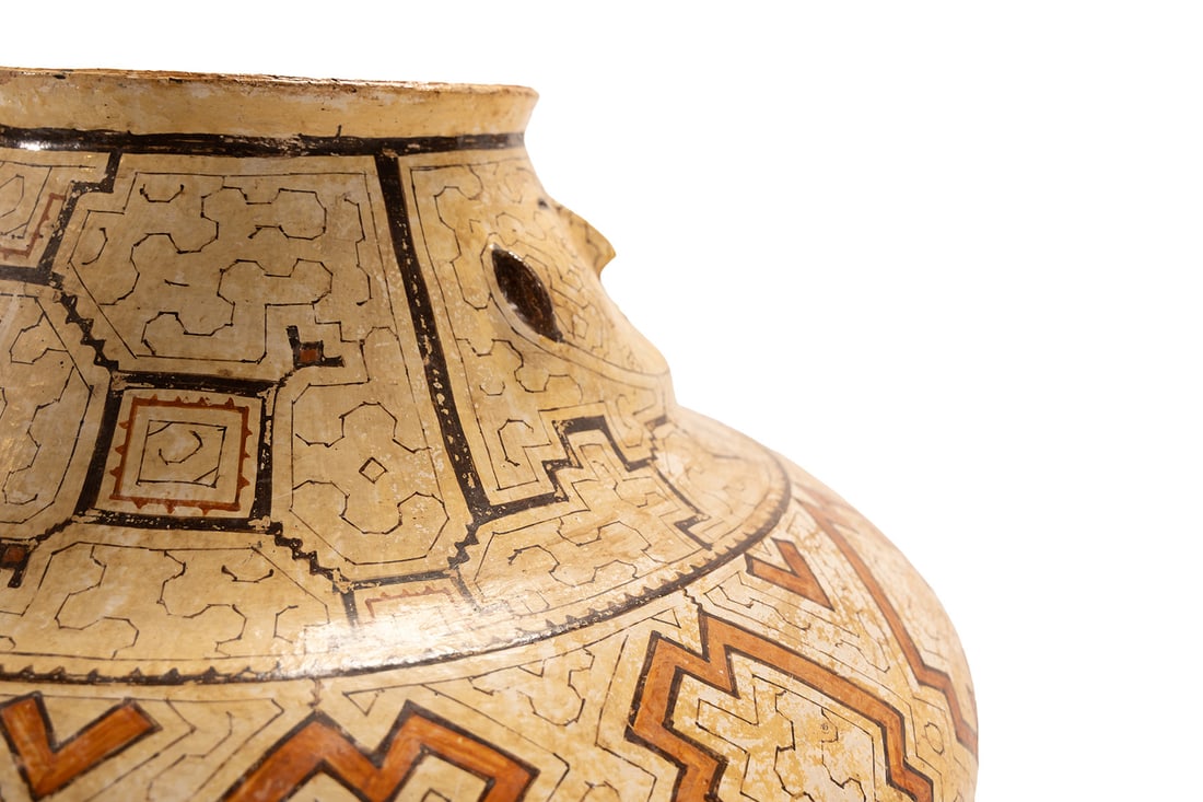 LARGE SHIPIBO POTTERY JAR - 7
