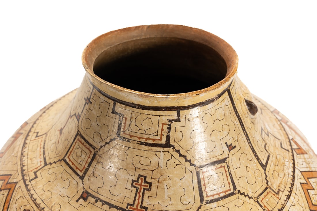 LARGE SHIPIBO POTTERY JAR - 9