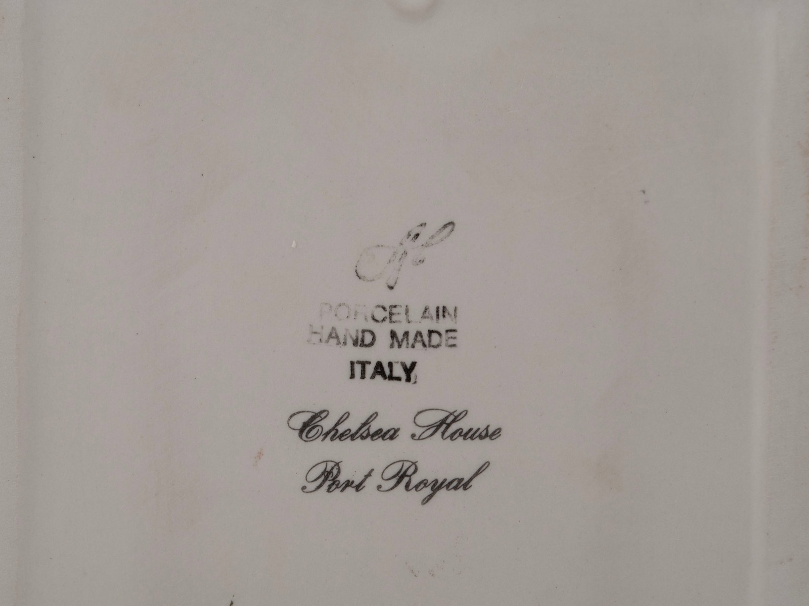 DECORATIVE ARTS COLLECTION - 7