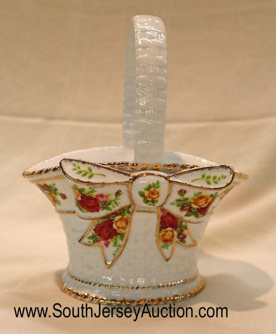 Royal Albert bone china England "Old Country Roses": Royal Albert bone china England "Old Country Roses" pattern wedding basket