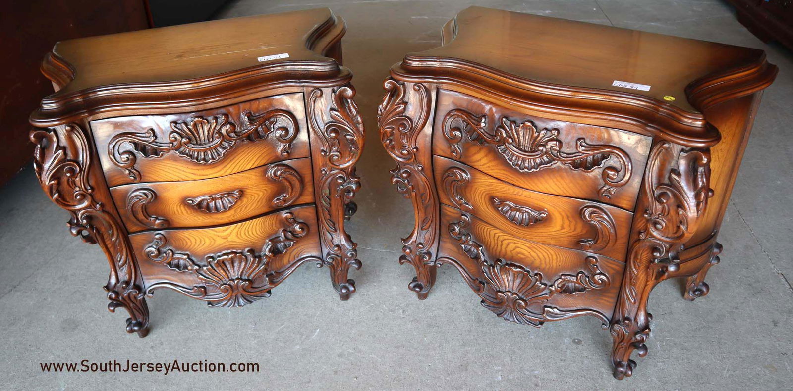 Ornate pr Ital. Roma shell carved bedside stands (1 of 6)