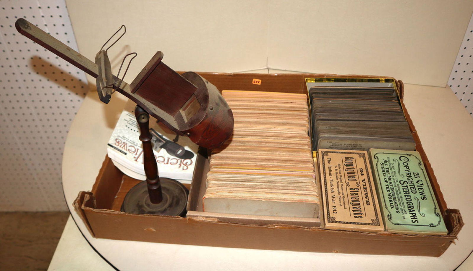 Lrg asst view master on tripod, loose views, books (1 of 5)