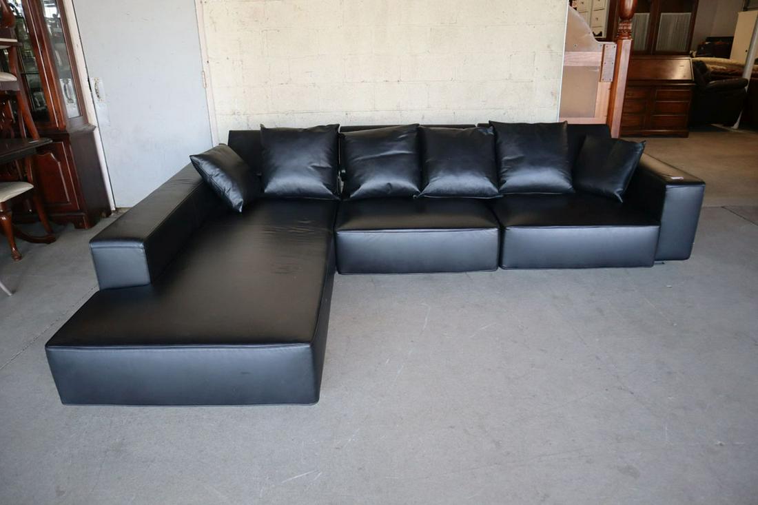 Italian ultra mod. leather L-sofa convertible bed (1 of 6)