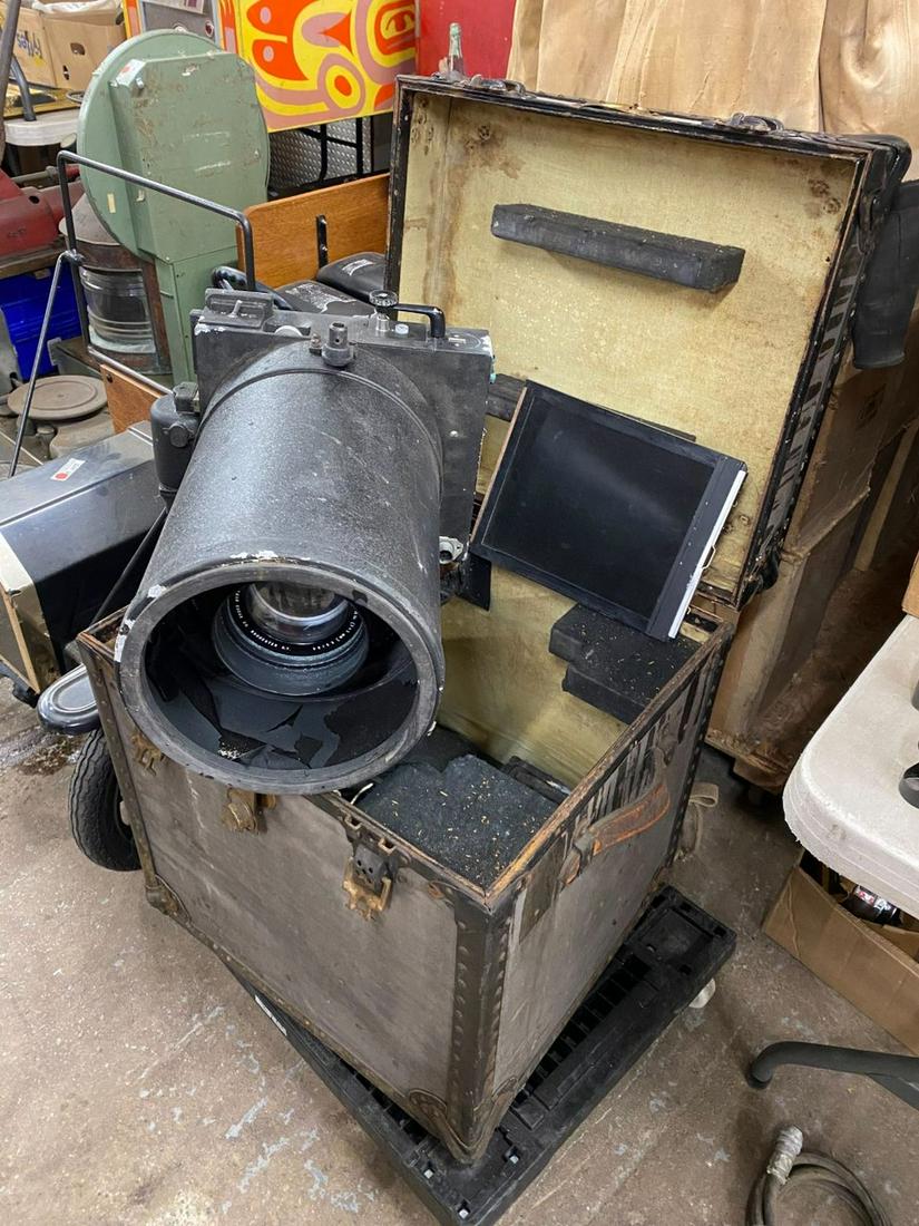 US Army aircraft camera in crate (1 of 15)