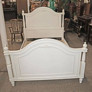 Stanley Young American chic style full size bed: Stanley Young American shabby chic style full size carved bed approx. 56" w x 82" d x 52" h