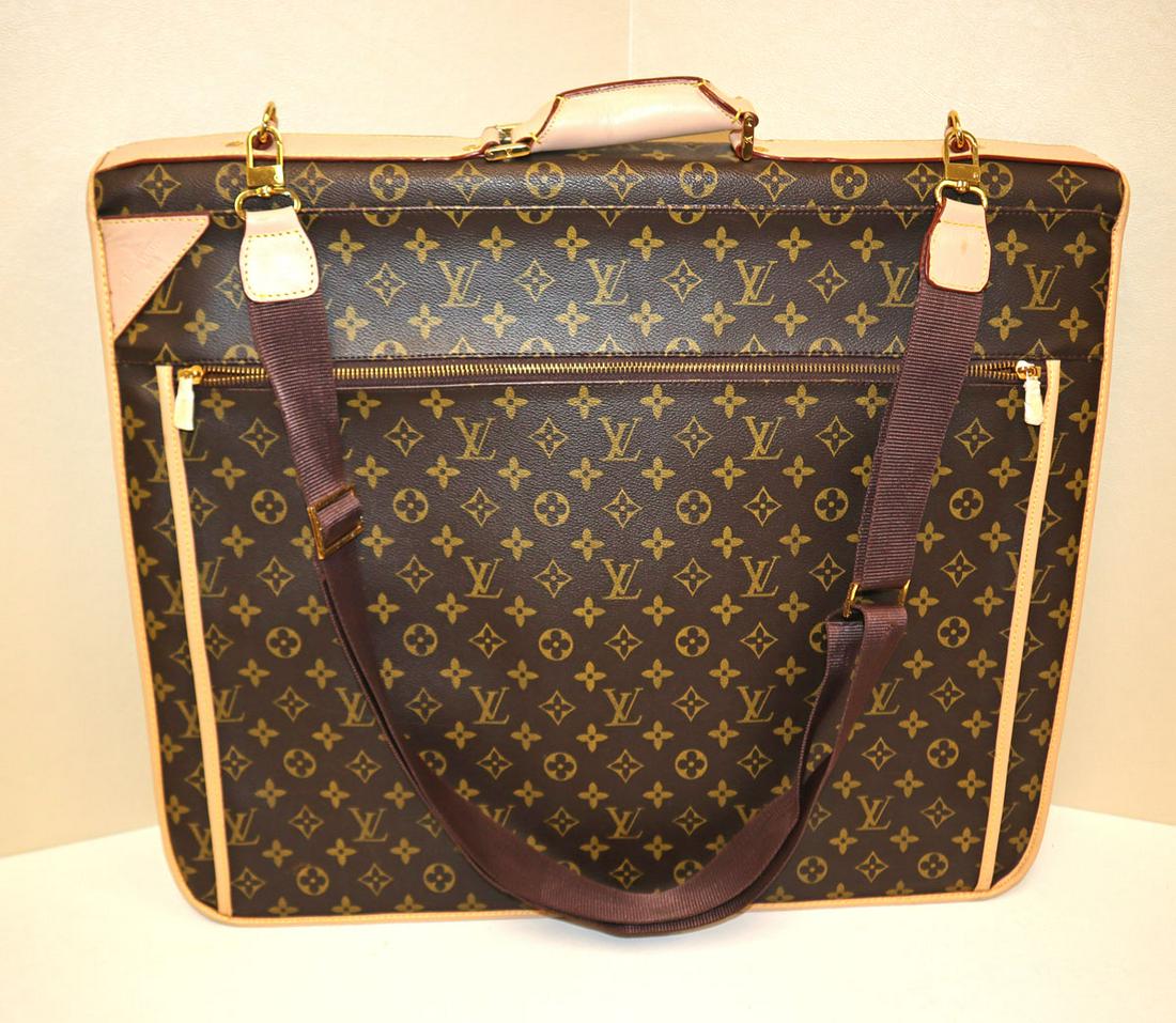 Marked Louis Vuitton leather suit bag (1 of 4)