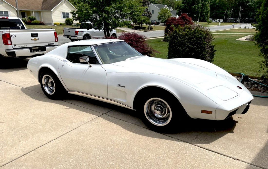 1976 Chevy Corvette Stingray 350 CI with Car Cover (1 of 14)