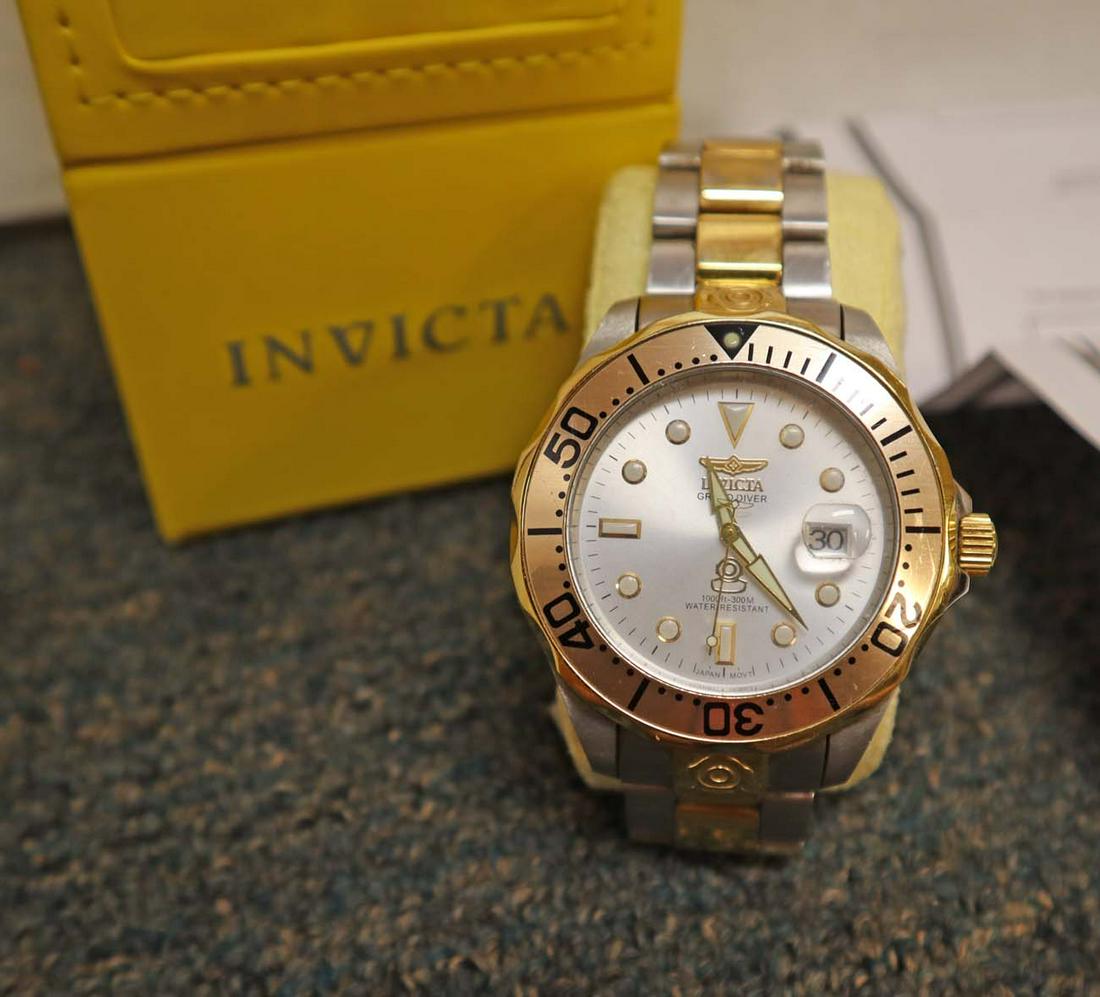 Invicta Grand Diver in box with paperwork: Invicta Grand Diver in box with paperwork