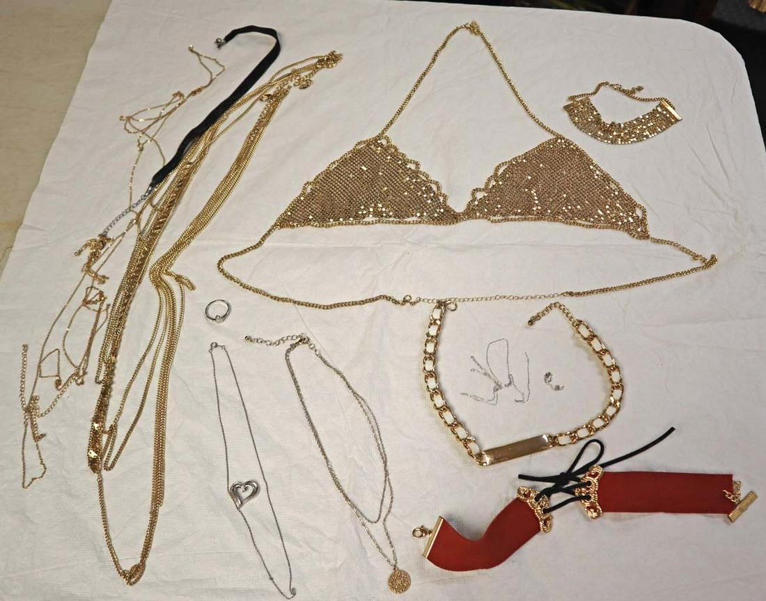Lot of quality costume jewelry: Lot of quality costume jewelry including Juicy Couture NOT Authenticated