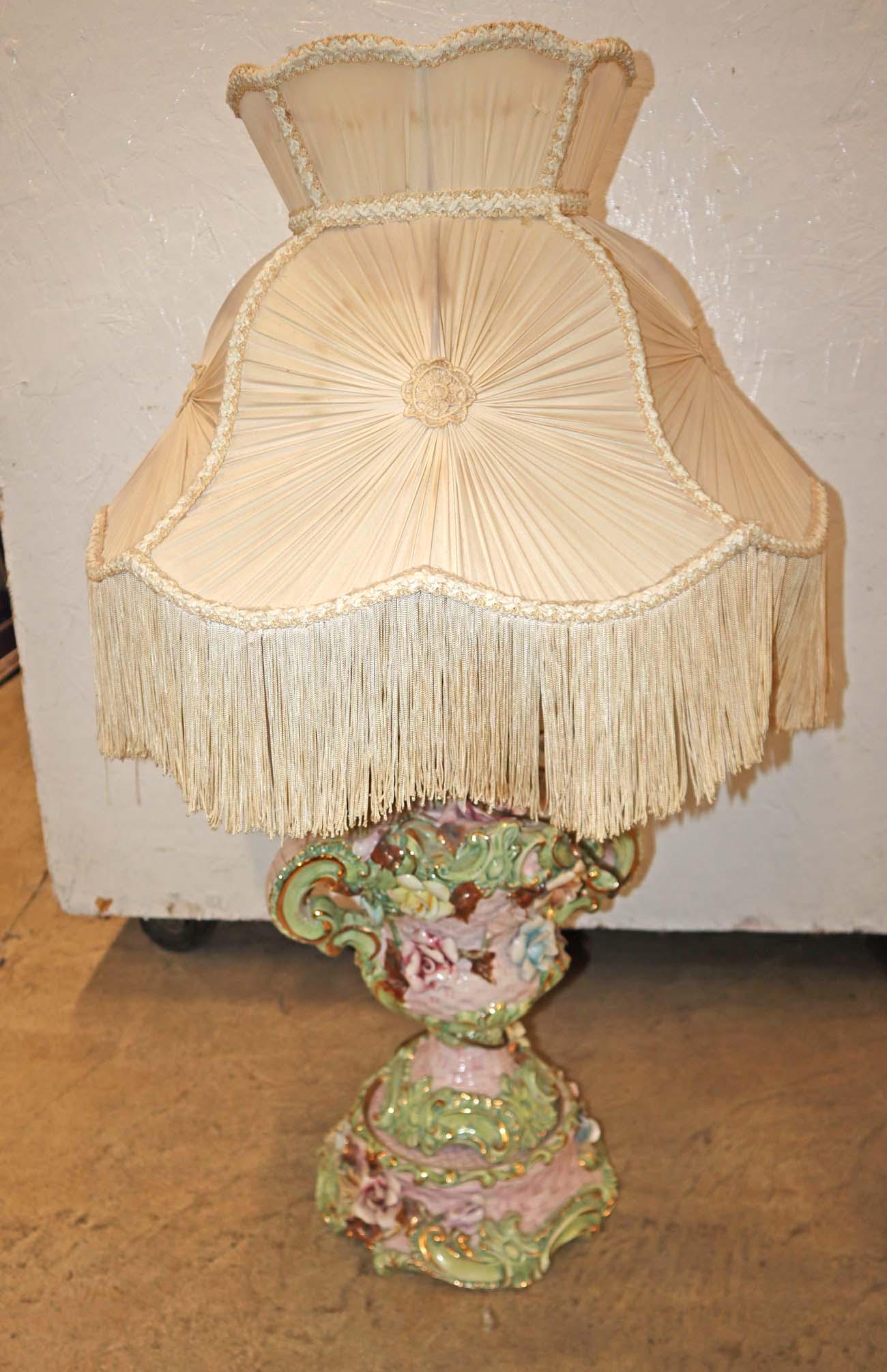 Large Italian porcelain cherub lamp (1 of 3)