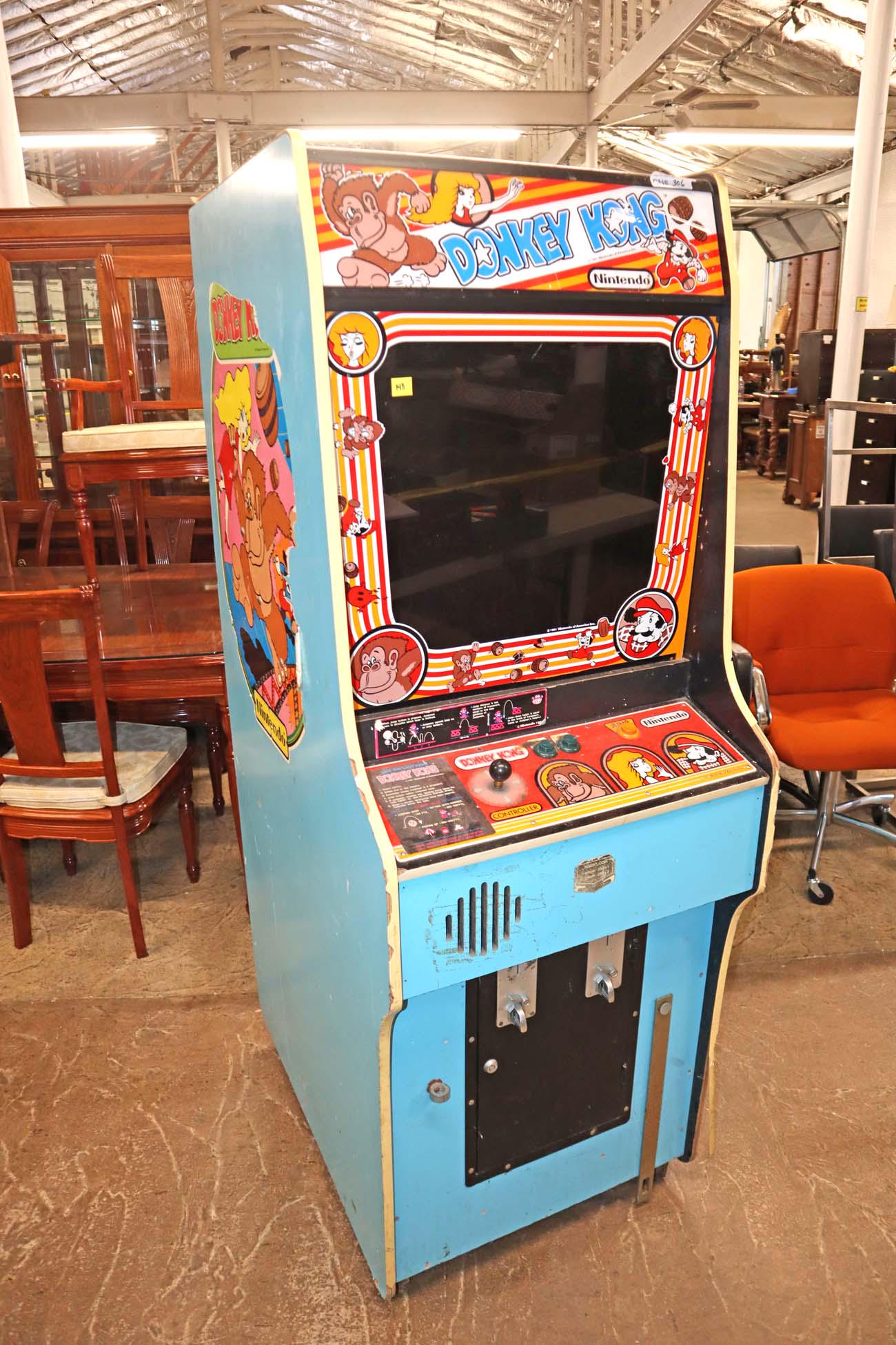 Vintage Nintendo 1981 Donkey Kong arcade game (1 of 9)