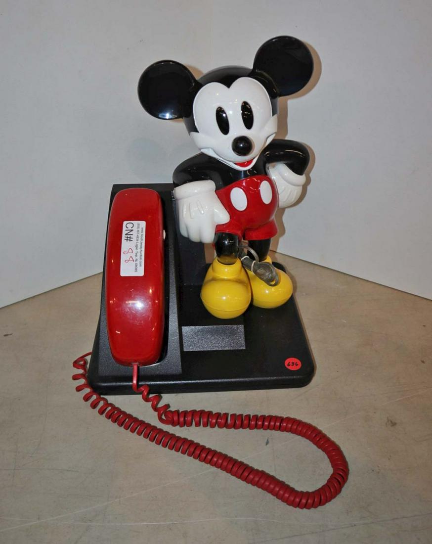 Vintage Mickey Mouse push button phone (1 of 3)
