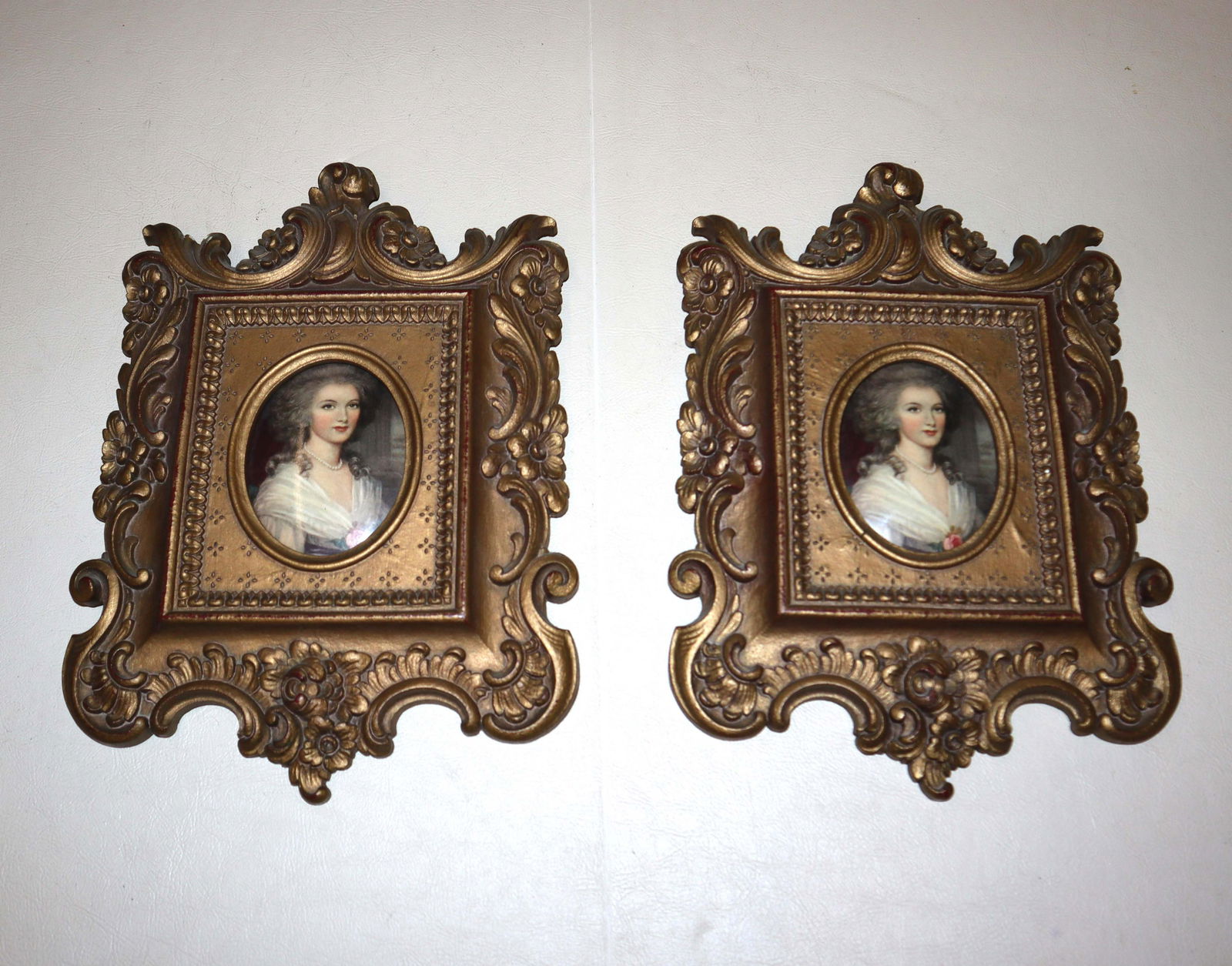 PR semi antique miniature portraits in frames (1 of 2)