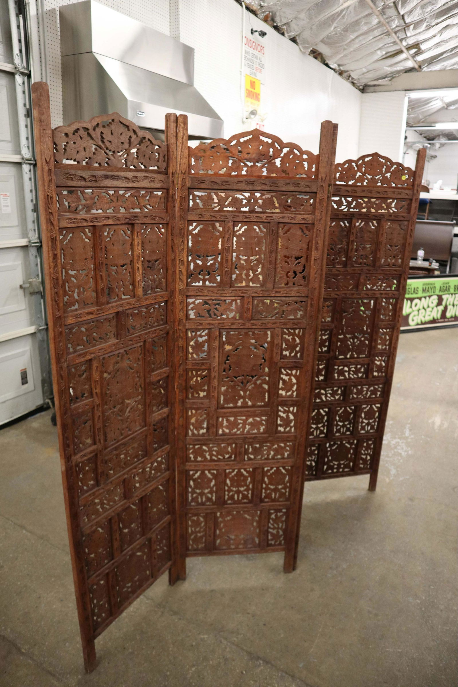 Asian pierced carved 4 section room screen (1 of 3)
