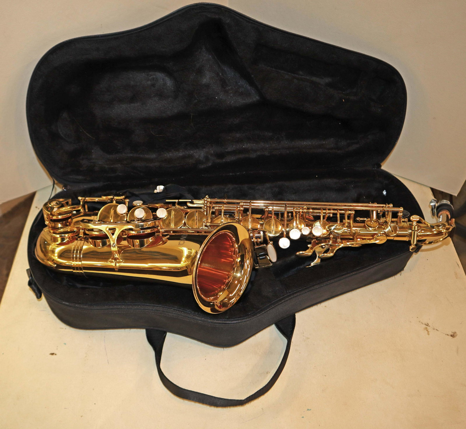 Nuova brass saxophone: Nuova brass saxophone